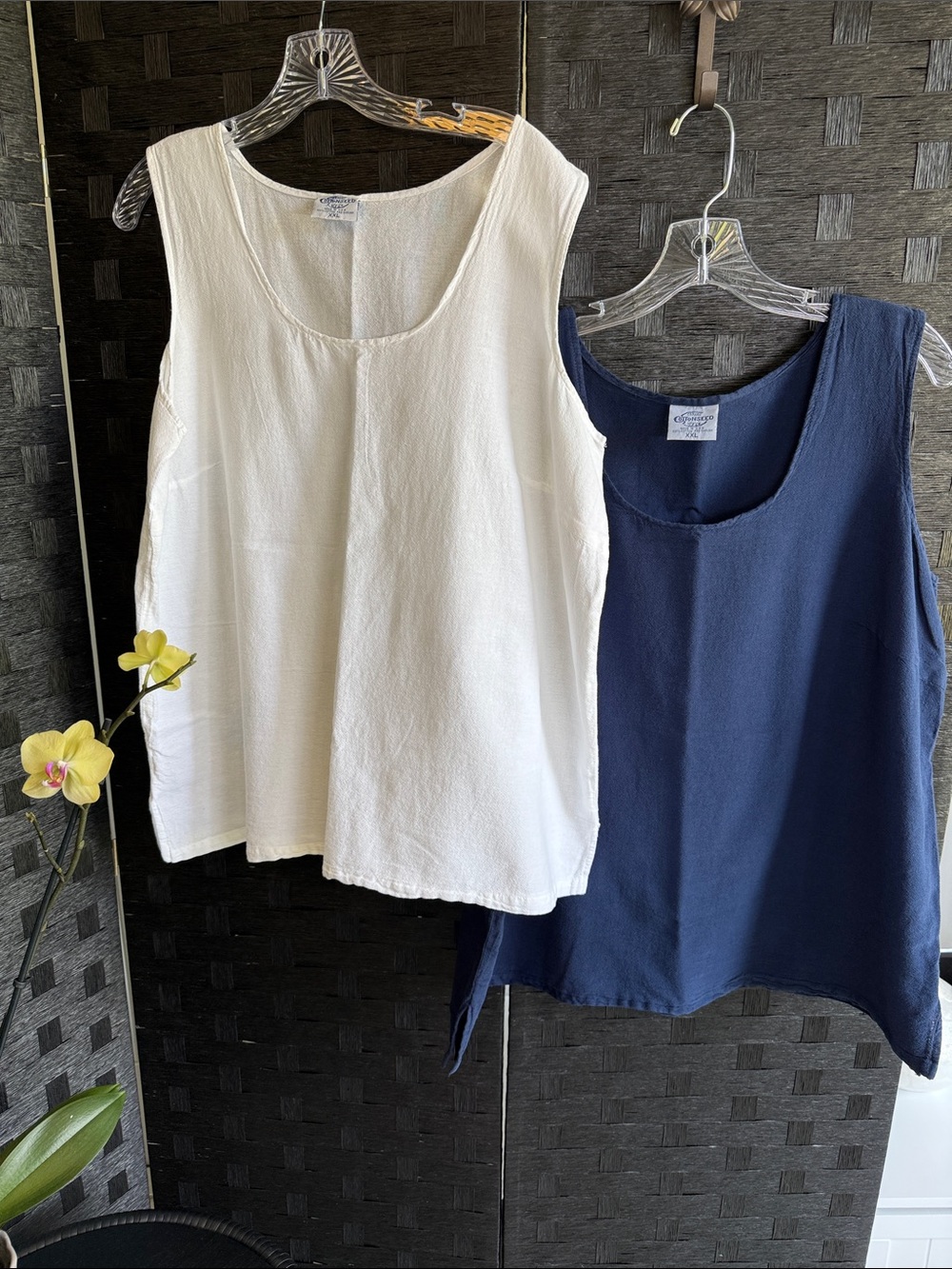 Women’s 💯 Pre-shrunk cotton sleeveless shirts.  Tank tops.  COTTONSEED.  Size XL - Picture 2 of 5